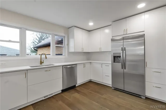 $669,000 | 102 Scamridge Curve, Amherst, NY 14221