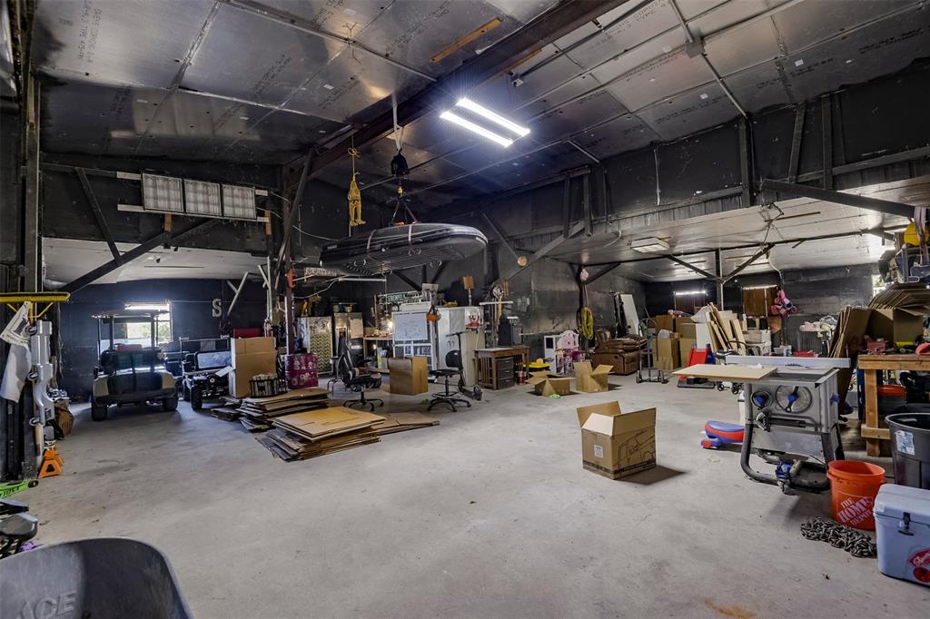472 Cox Road Waxahachie, TX 75167 - Photo 11 of 31 Inside workshop
