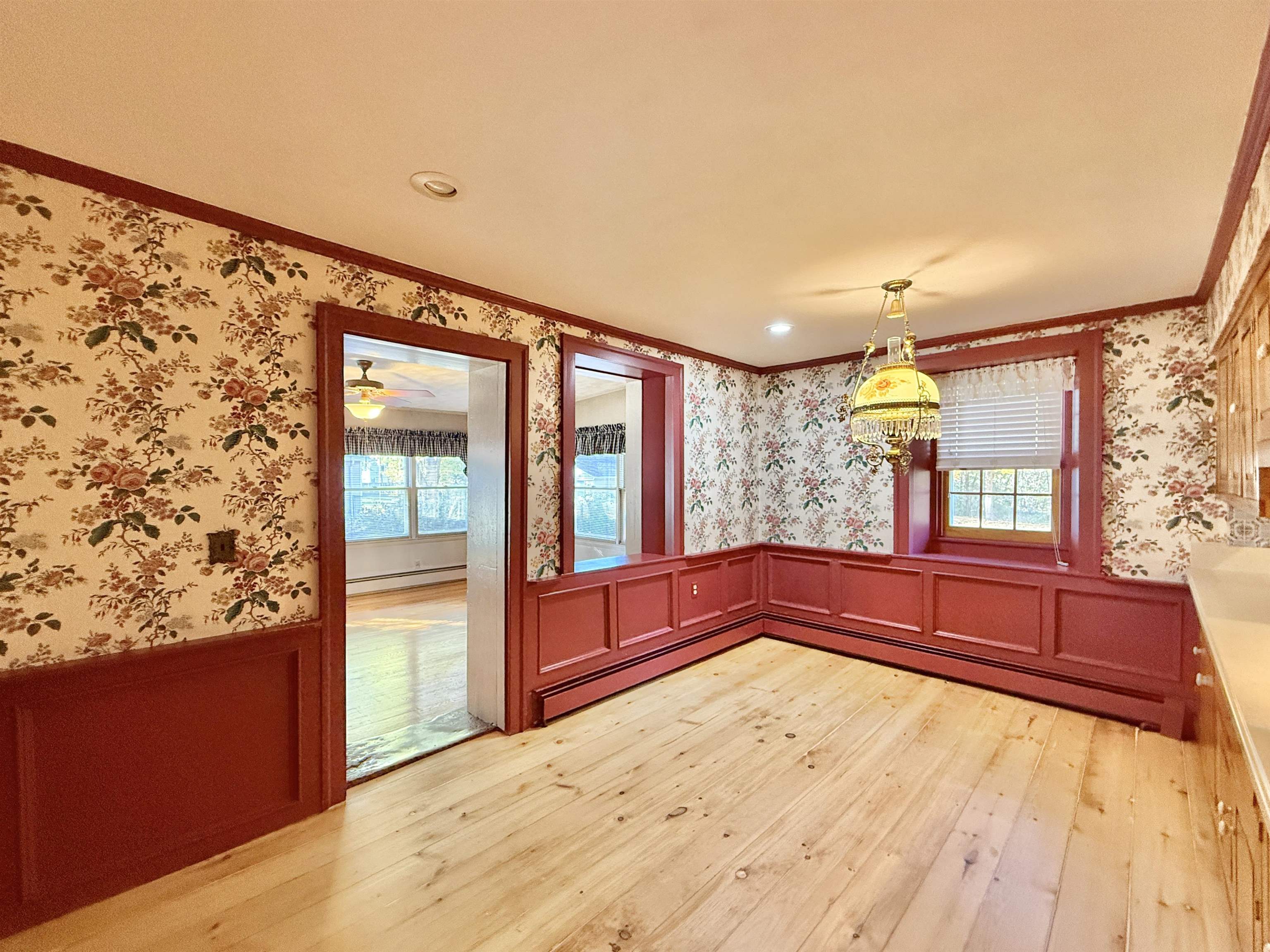 702 Washington Street Rockton, IL 61072 - Photo 13 of 29 a view of a entryway