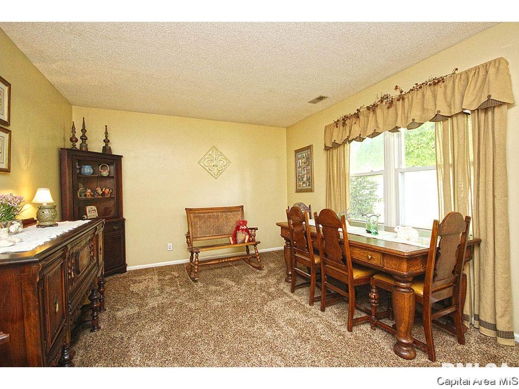 2803 Ticonderoga Street Springfield, IL 62704 - Photo 3 of 29