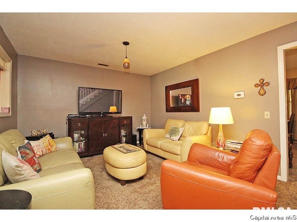2803 Ticonderoga Street Springfield, IL 62704 - Photo 5 of 29