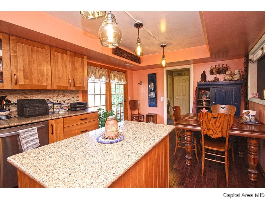 2803 Ticonderoga Street Springfield, IL 62704 - Photo 10 of 29