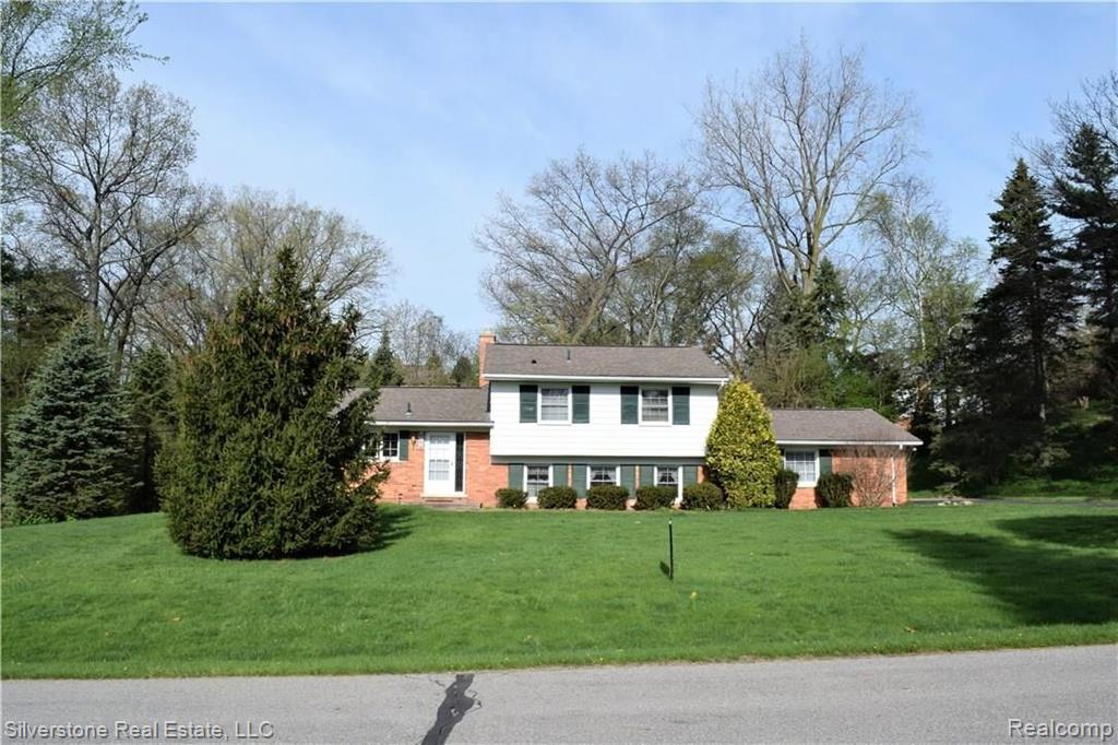 529 Willow Tree Lane Rochester Hills, MI 48306 - Photo 1 of 30