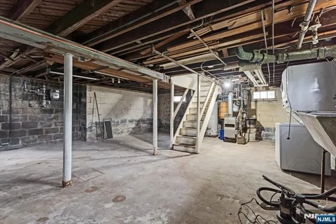 $450,000 | 140 Palsa Avenue, Elmwood Park, NJ 07407