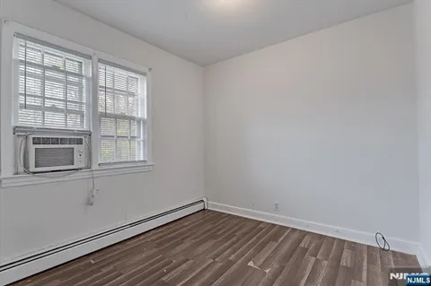 $450,000 | 140 Palsa Avenue, Elmwood Park, NJ 07407