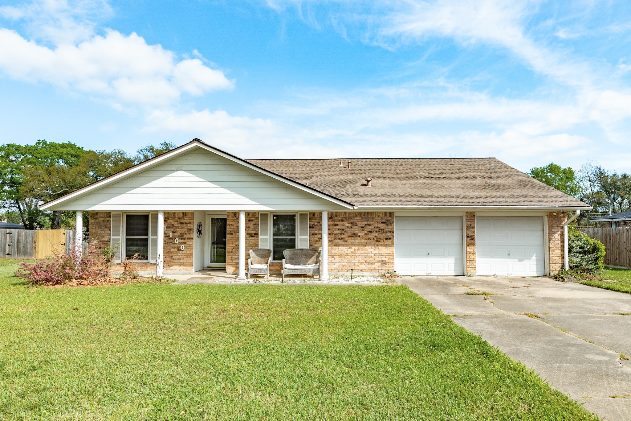 1100 Western Avenue Angleton, TX 77515 - Photo 2 of 26