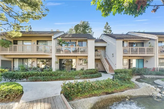 $399,990 | 10550 Lakeside Drive North, Unit E, Garden Grove, CA 92840