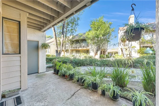 $399,990 | 10550 Lakeside Drive North, Unit E, Garden Grove, CA 92840