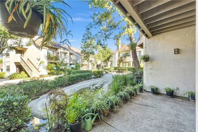 $399,990 | 10550 Lakeside Drive North, Unit E, Garden Grove, CA 92840