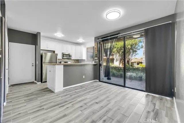 $399,990 | 10550 Lakeside Drive North, Unit E, Garden Grove, CA 92840