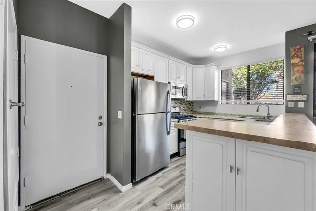 $399,990 | 10550 Lakeside Drive North, Unit E, Garden Grove, CA 92840