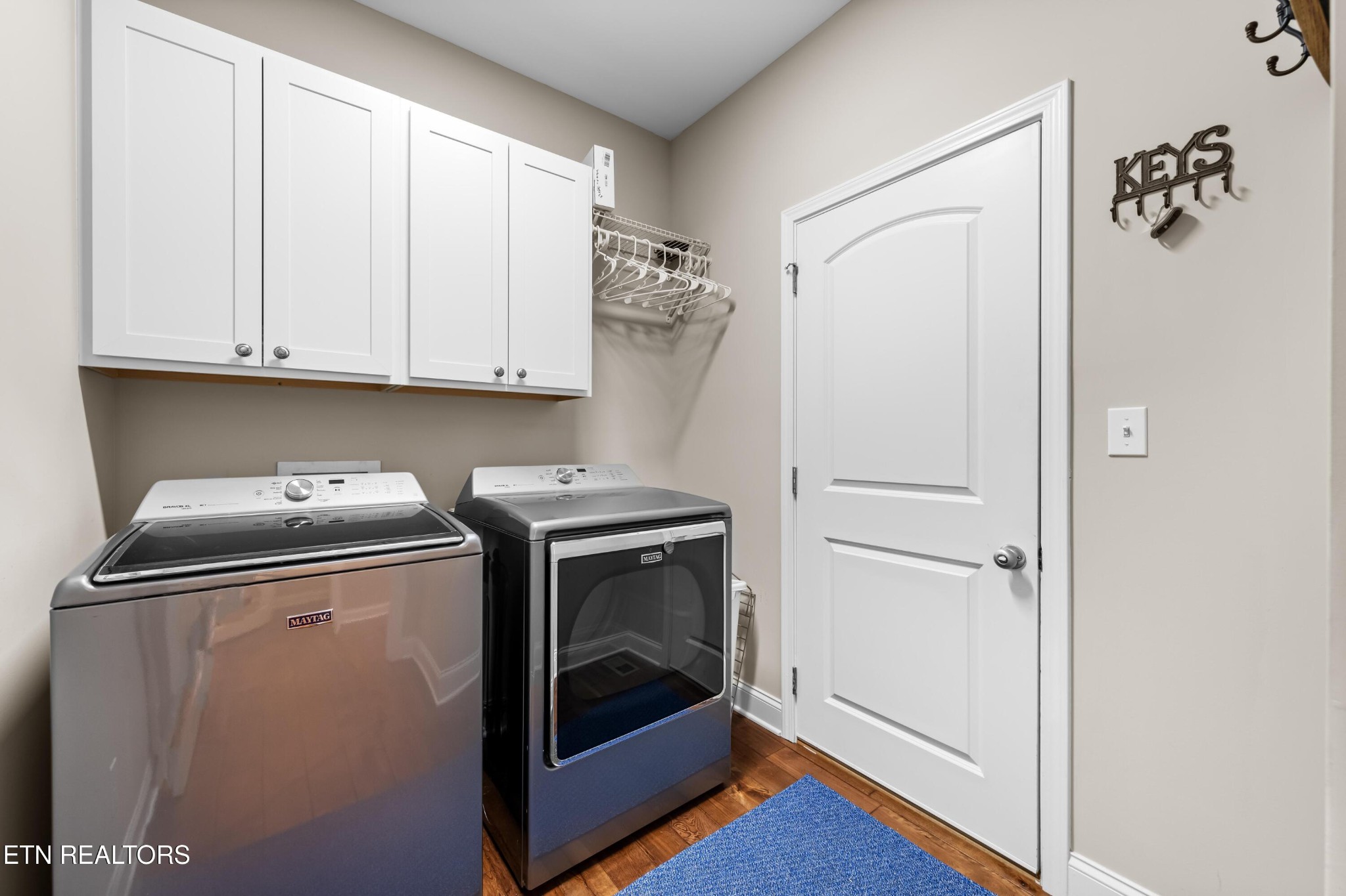107 Crossroads Boulevard Oak Ridge, TN 37830 - Photo 9 of 23 a utility room with dryer and washer