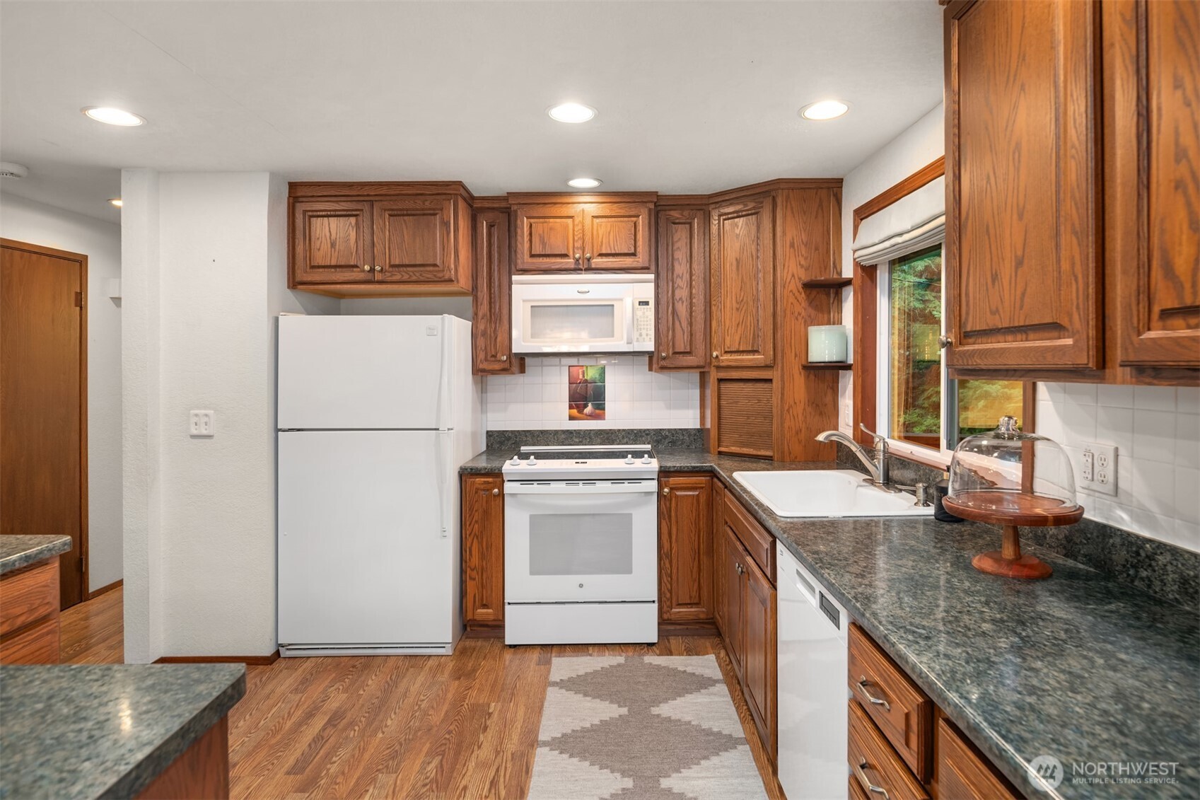 13820 27th Street Southeast Snohomish, WA 98290 - Photo 5 of 38