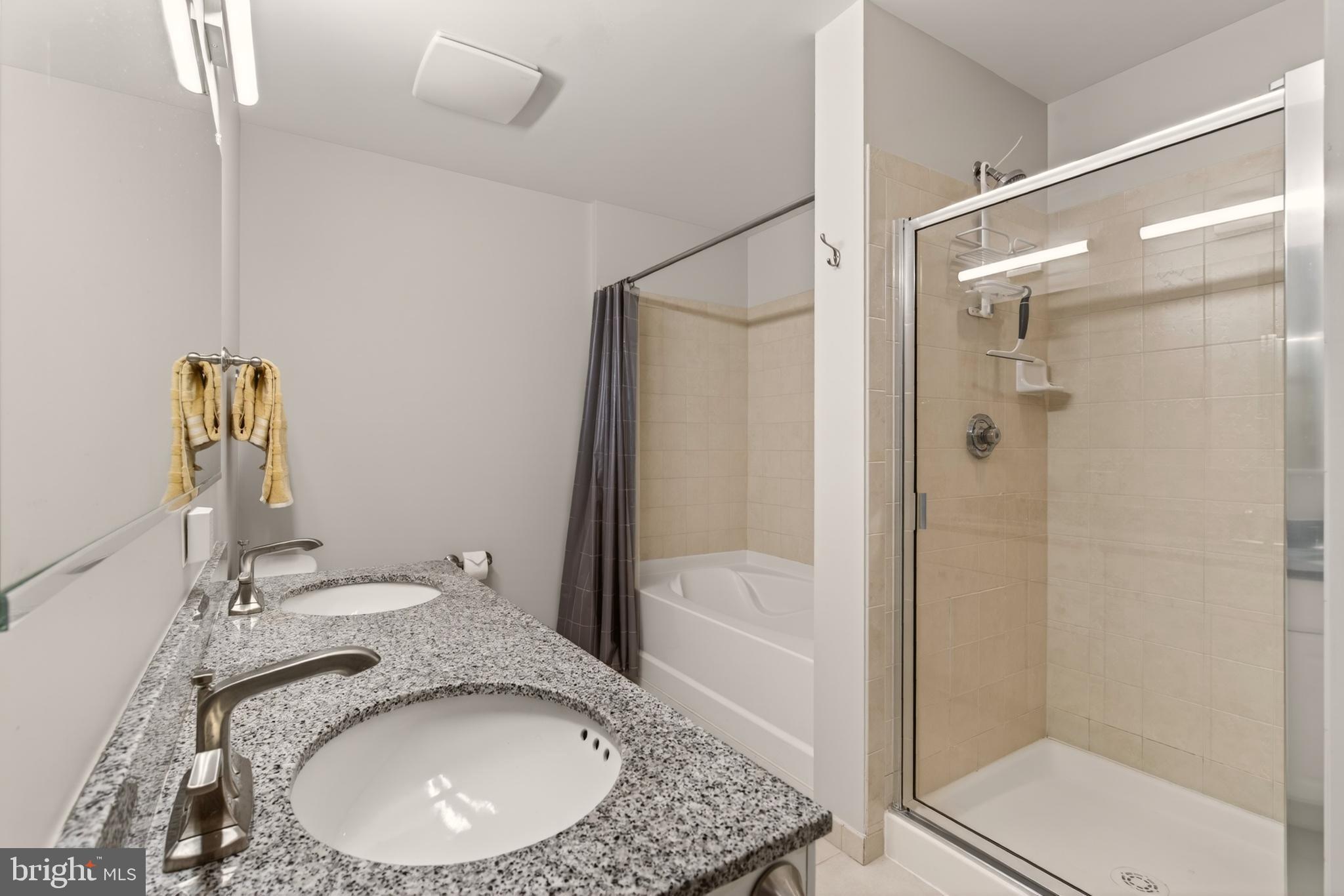 3650 South Glebe Road, Unit 642 Arlington, VA 22202 - Photo 18 of 36 Primary Bathroom