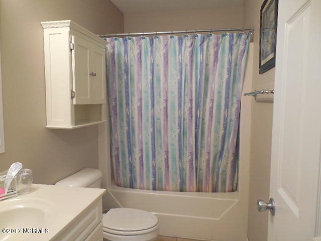 5141 Long Pointe Road Wilmington, NC 28409 - Photo 17 of 25 Bathroom