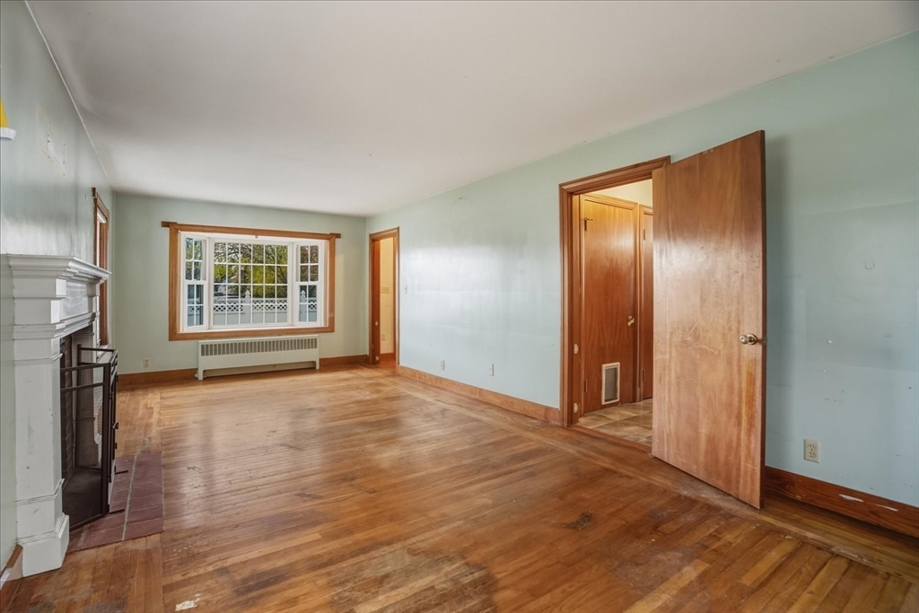 171 Mendon Road Attleboro, MA 02703 - Photo 8 of 38 Gallery Image 8
