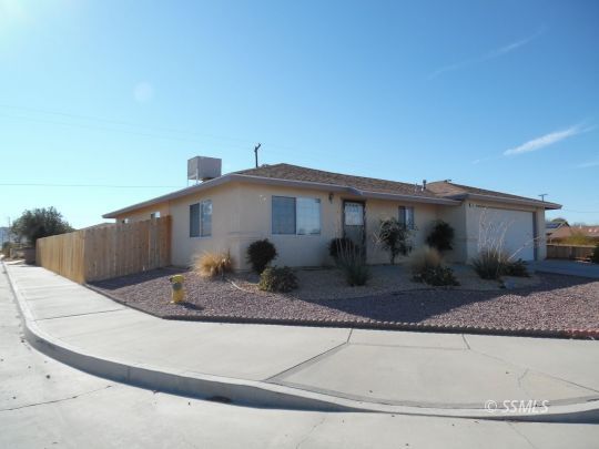 1301 West Mariposa Avenue Ridgecrest, CA 93555 - Photo 3 of 28 Gallery Image 3