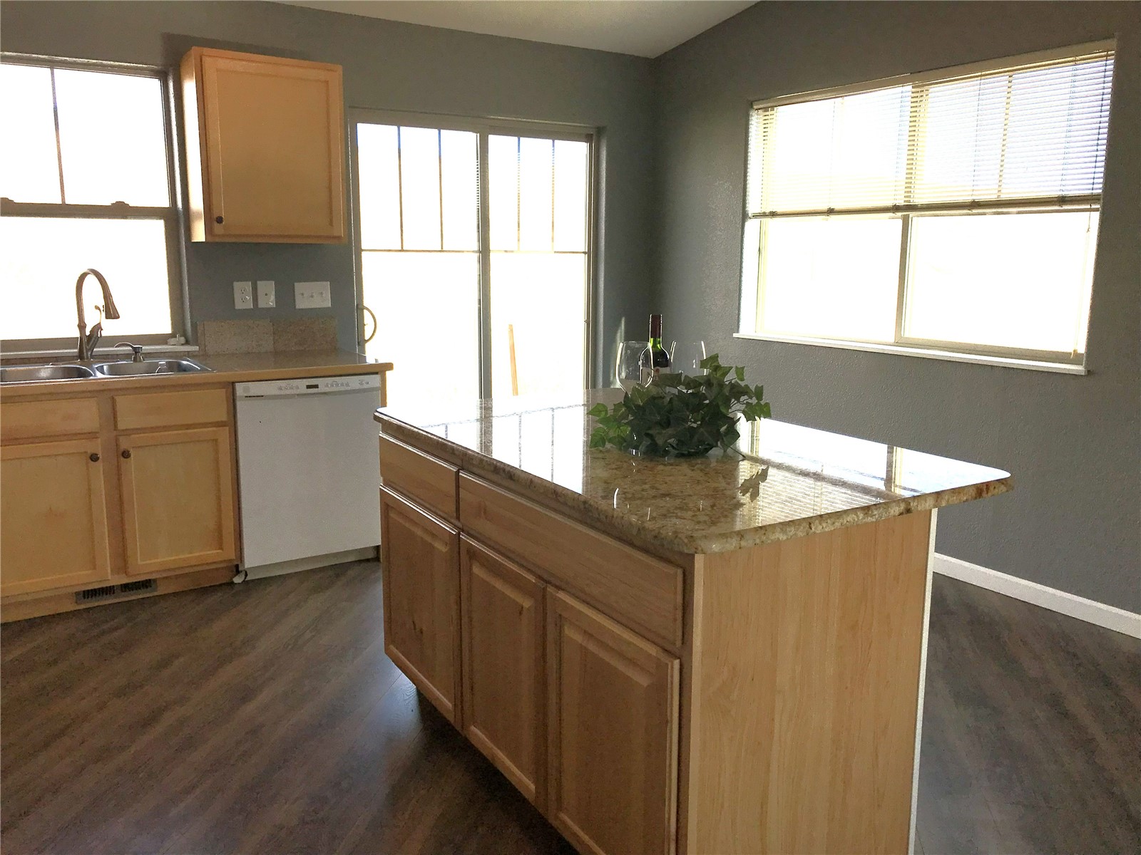 133 Oak Ridge Circle, Unit B Oak Creek, CO 80467 - Photo 5 of 25