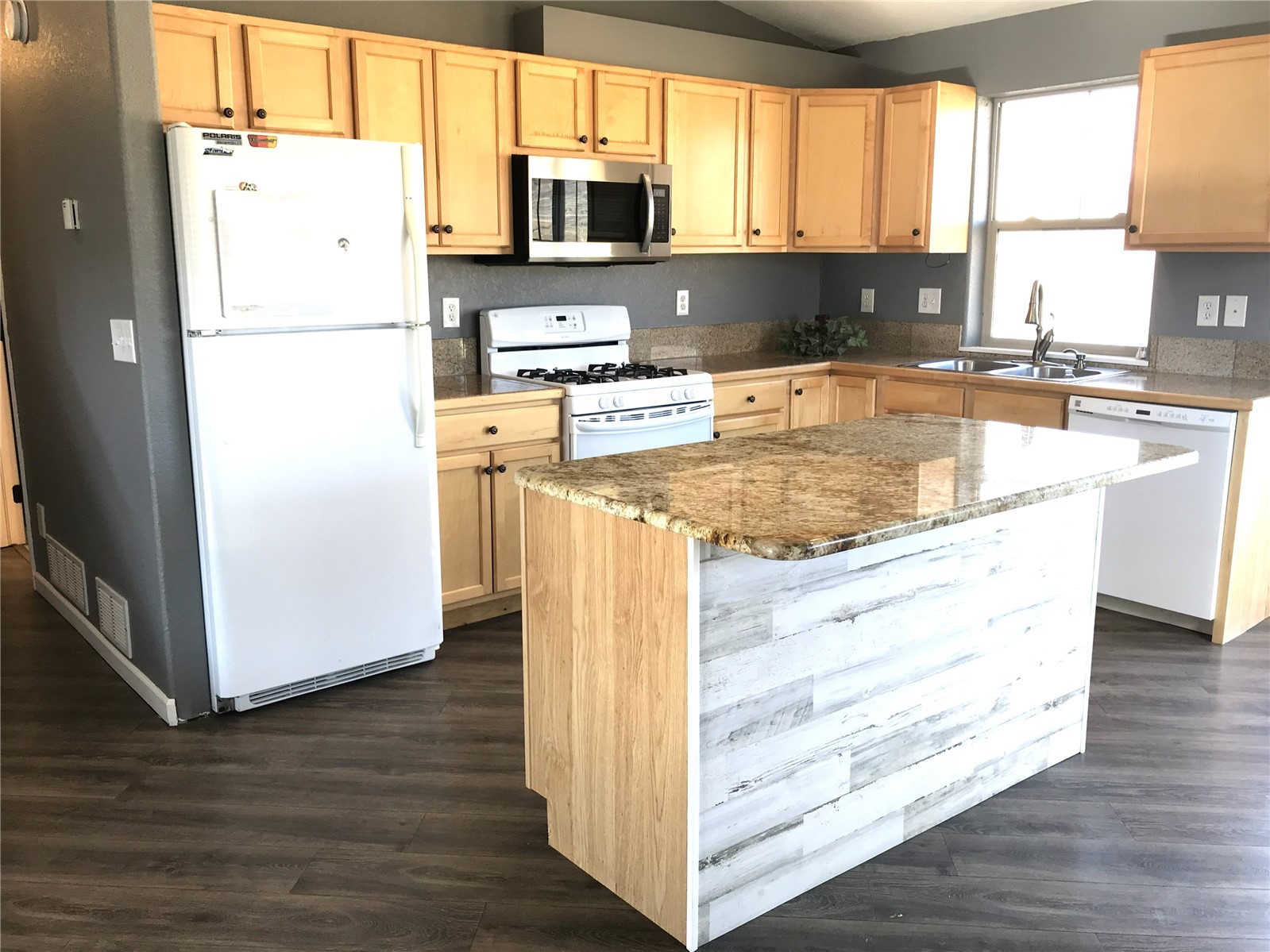 133 Oak Ridge Circle, Unit B Oak Creek, CO 80467 - Photo 6 of 25