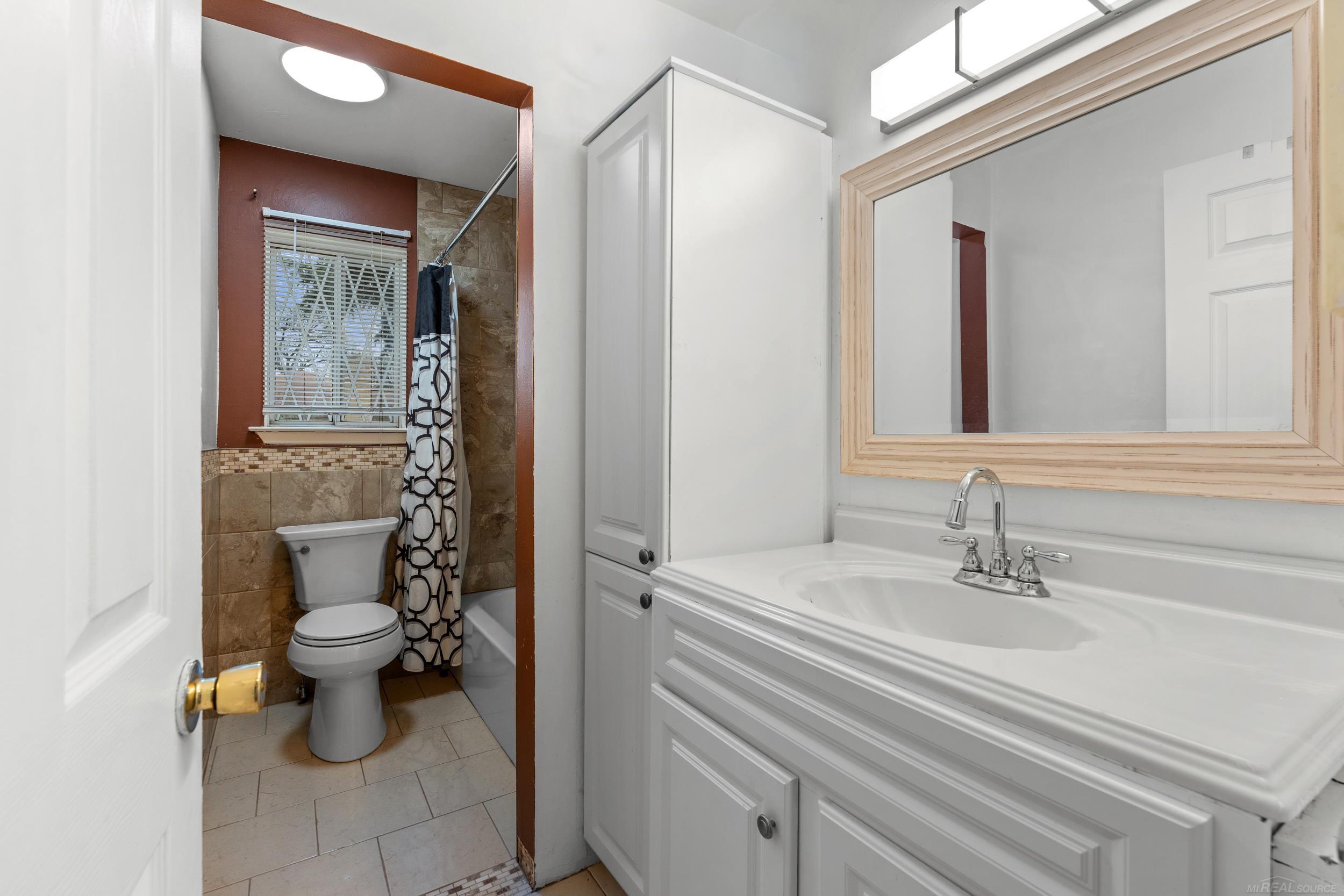 29265 Hayes Road Warren, MI 48088 - Photo 16 of 29