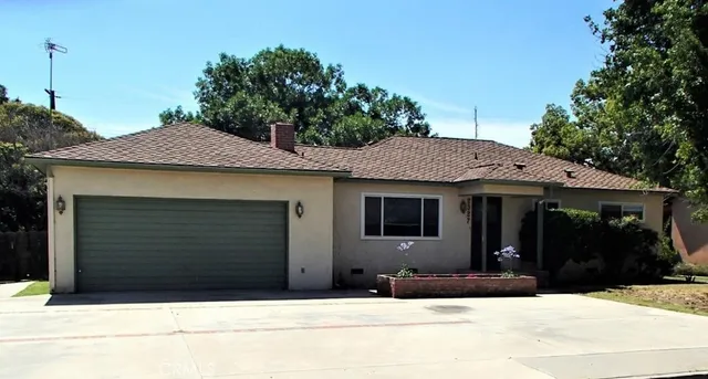 $330,000 | 2327 South Garden Street, Visalia, CA 93277