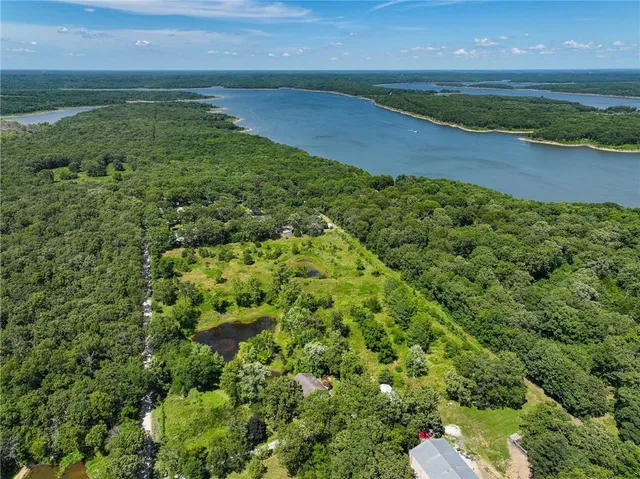 $350,000 | 11270 Northeast 1351st Road, Osceola, MO 64776