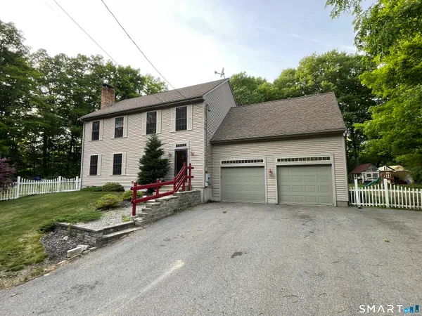 $525,000 | 560 South Frontage Road, Killingly, CT 06239