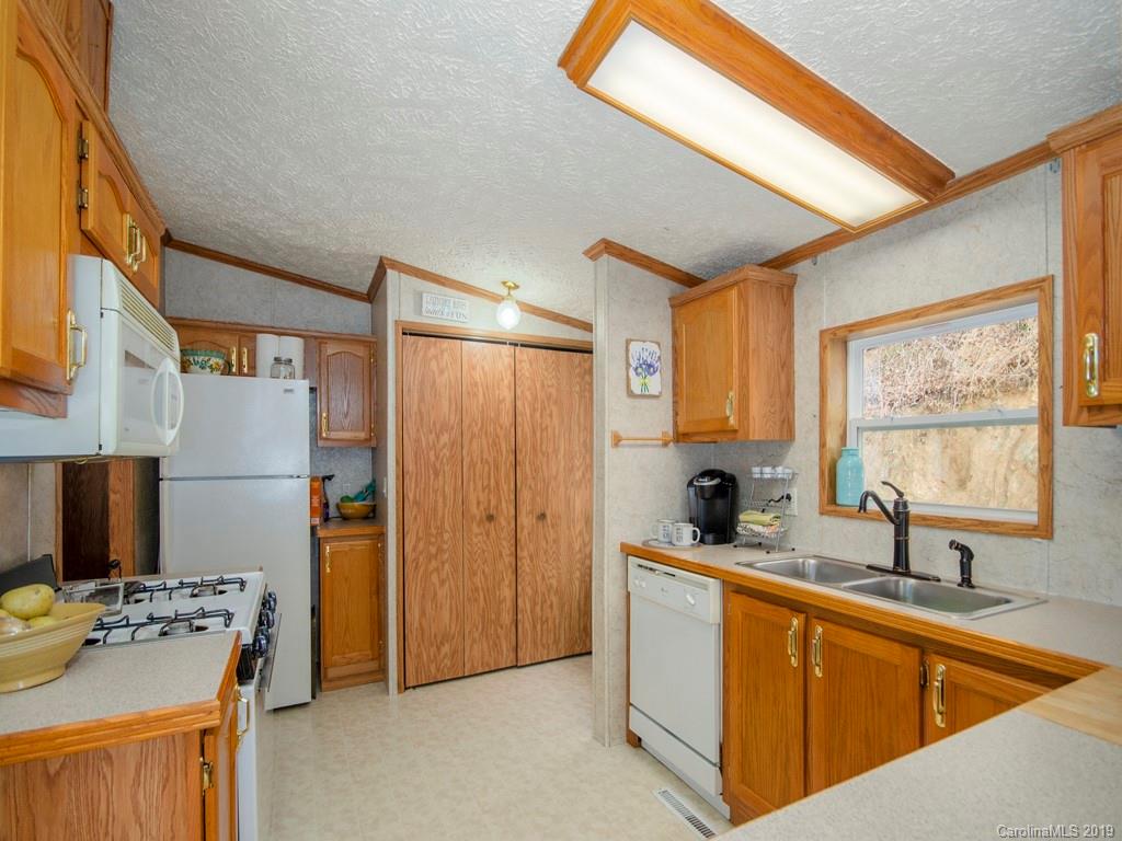 5527 Liner Creek Road Clyde, NC 28721 - Photo 5 of 17 Gallery Image 5