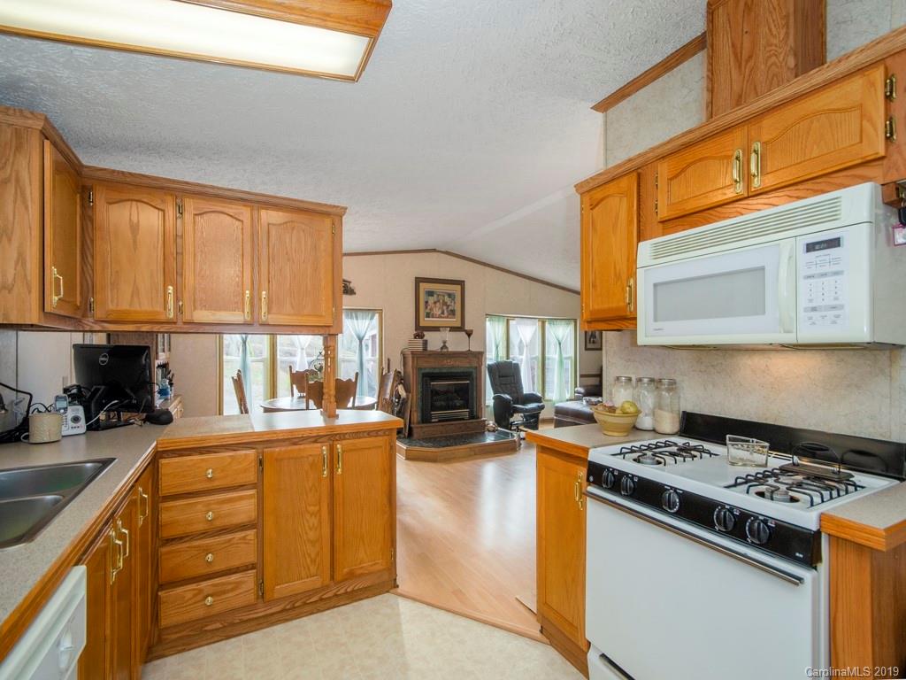 5527 Liner Creek Road Clyde, NC 28721 - Photo 6 of 17 Gallery Image 6