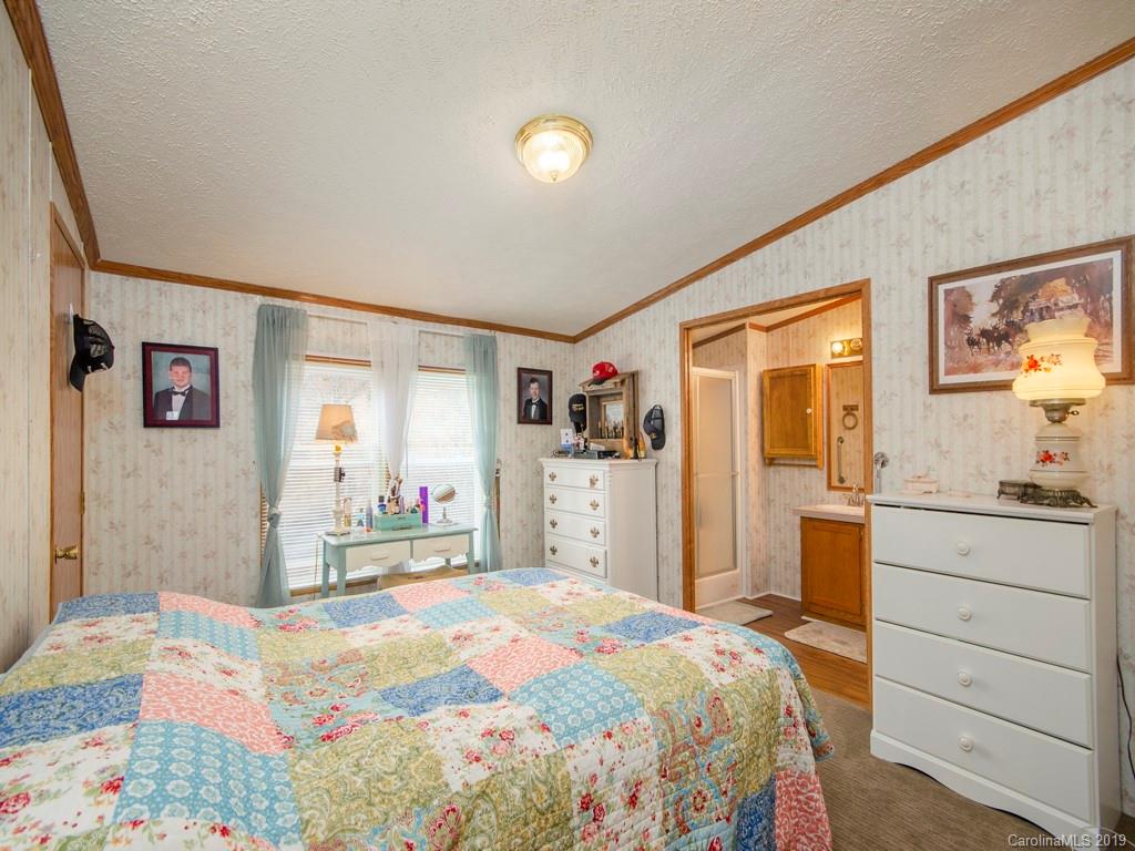 5527 Liner Creek Road Clyde, NC 28721 - Photo 8 of 17 Gallery Image 8