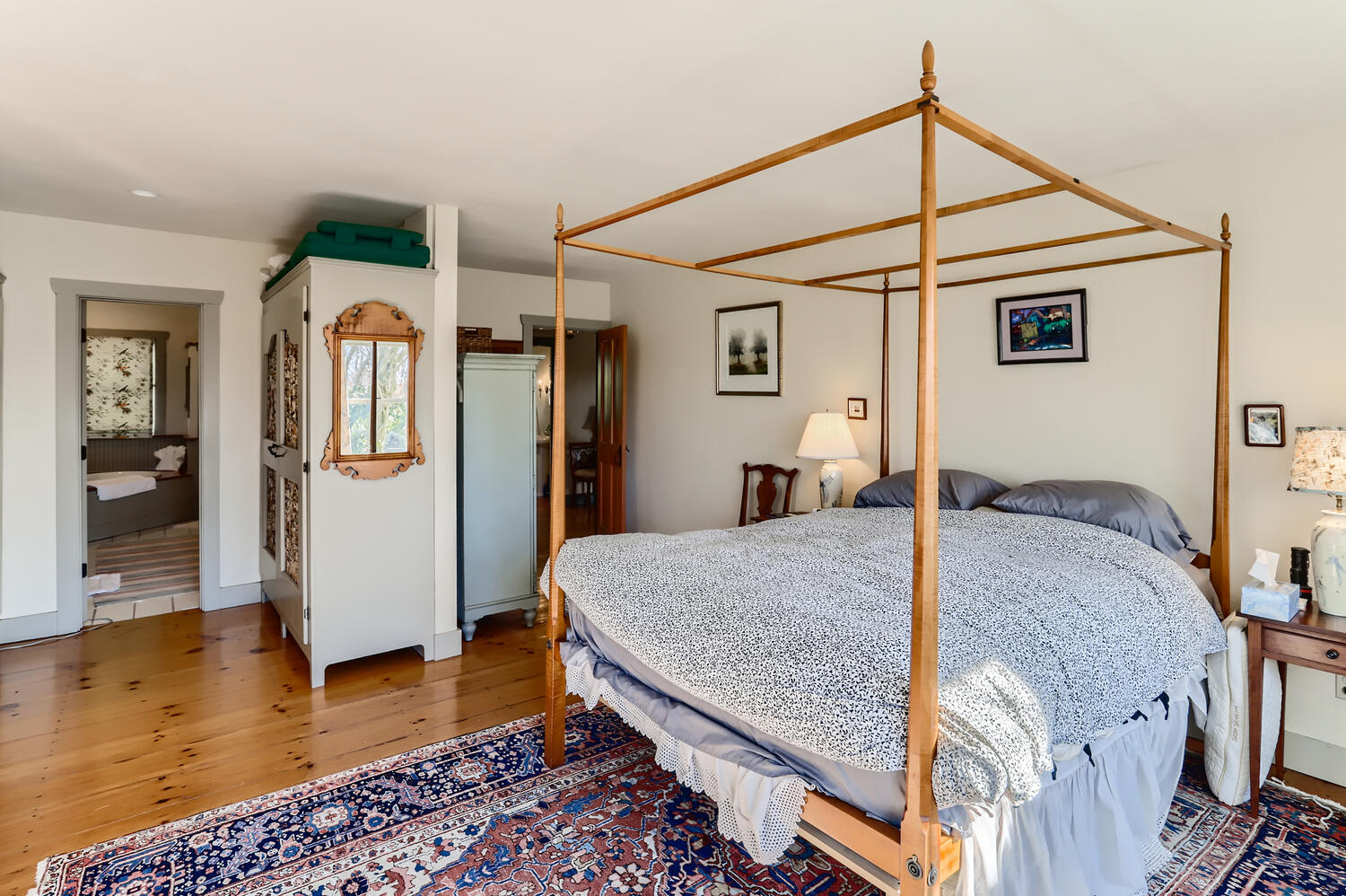 40 Bridle Path Road Vineyard Haven, MA 02568 - Photo 18 of 39 a bedroom with bed and wooden floor