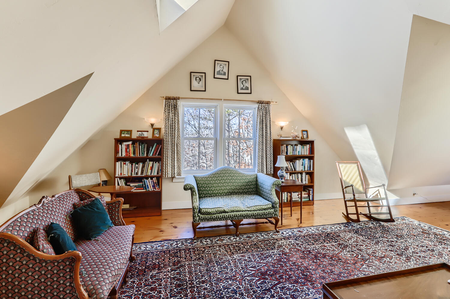 40 Bridle Path Road Vineyard Haven, MA 02568 - Photo 26 of 39 a living room with furniture and rug