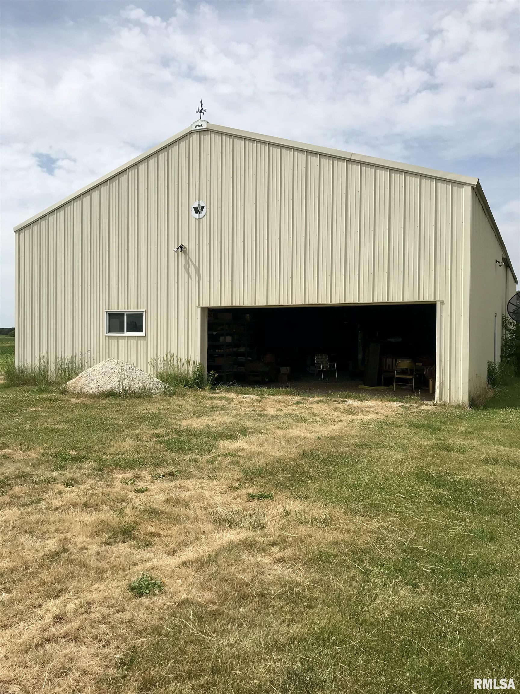 8176 East Airport Road Ipava, IL 61441 - Photo 4 of 23