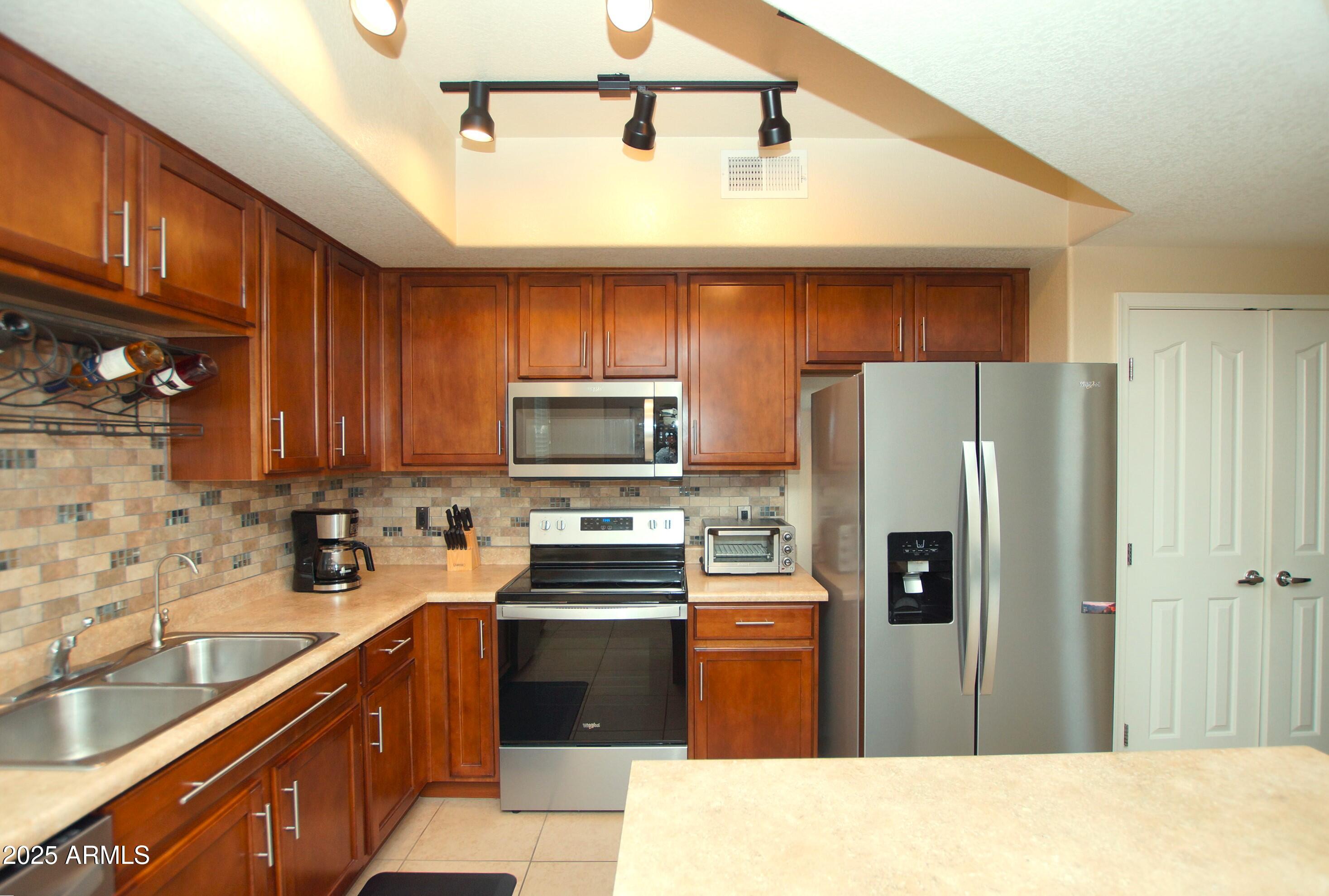 2150 West Alameda Road, Unit 1029 Phoenix, AZ 85085 - Photo 5 of 28 Kitchen