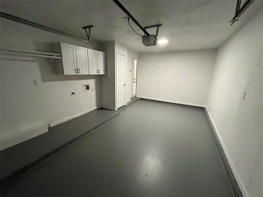 10037 Hymie Circle Dallas, TX 75217 - Photo 24 of 28 a view of a garage