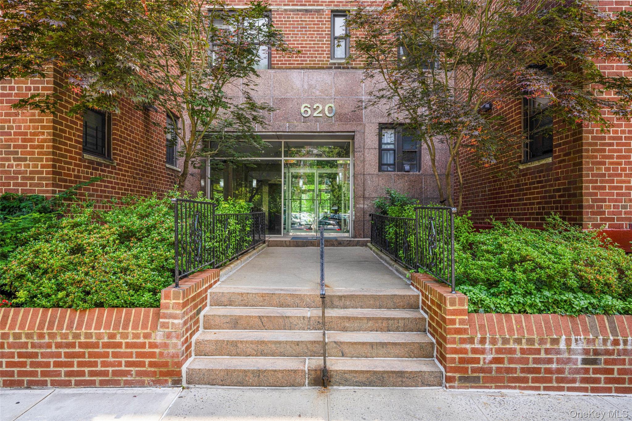 620 West 239th Street, Unit 2C Bronx, NY 10463 - Photo 5 of 19 a view of a pathway with a house
