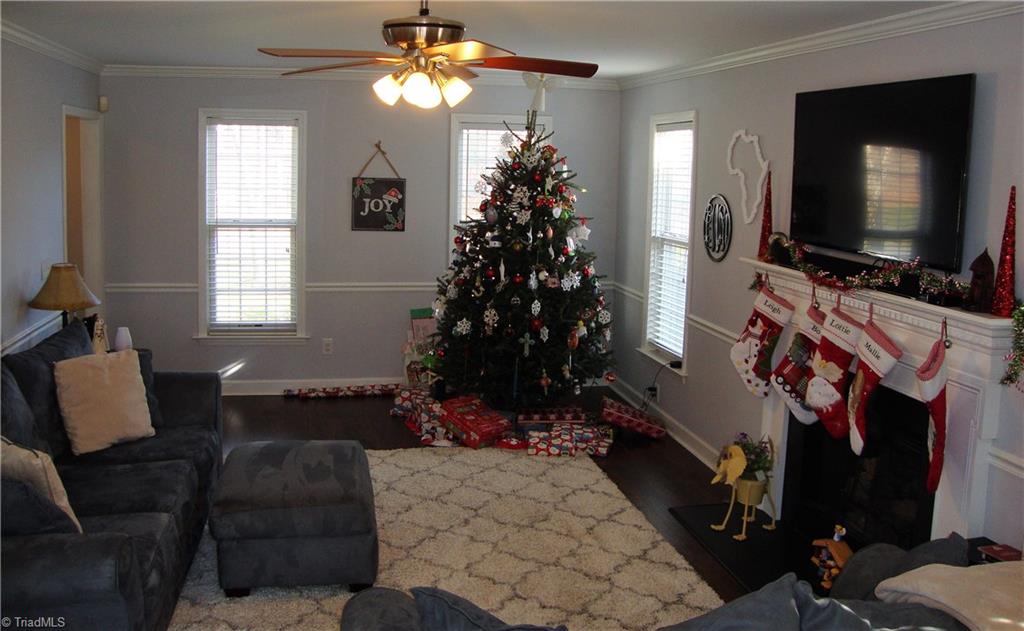 3523 Hunting Ridge Drive High Point, NC 27265 - Photo 2 of 28 Gallery Image 2