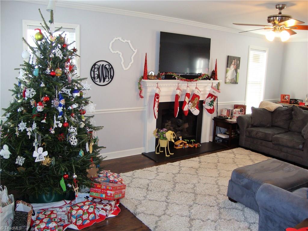 3523 Hunting Ridge Drive High Point, NC 27265 - Photo 3 of 28 Gallery Image 3