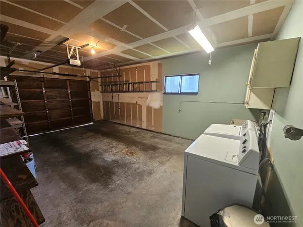 $2,800 | 1426 West 4th Street, Port Angeles, WA 98363