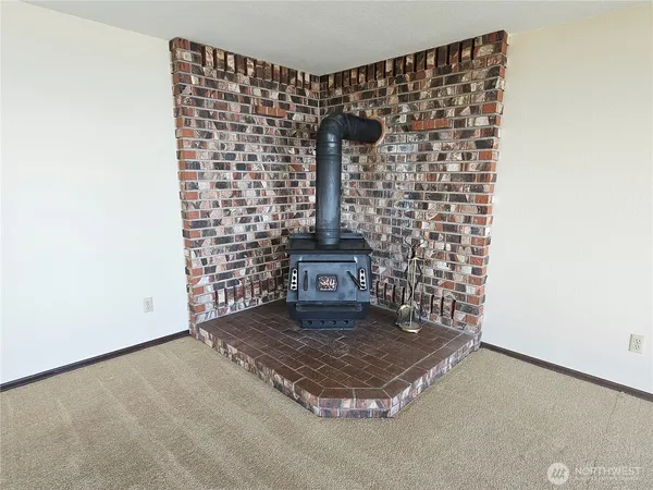 $2,800 | 1426 West 4th Street, Port Angeles, WA 98363