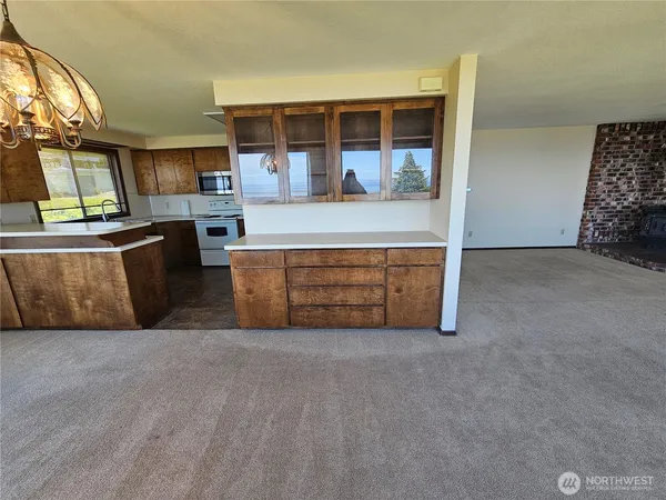 $2,800 | 1426 West 4th Street, Port Angeles, WA 98363