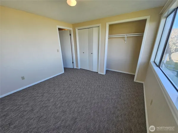 $2,800 | 1426 West 4th Street, Port Angeles, WA 98363