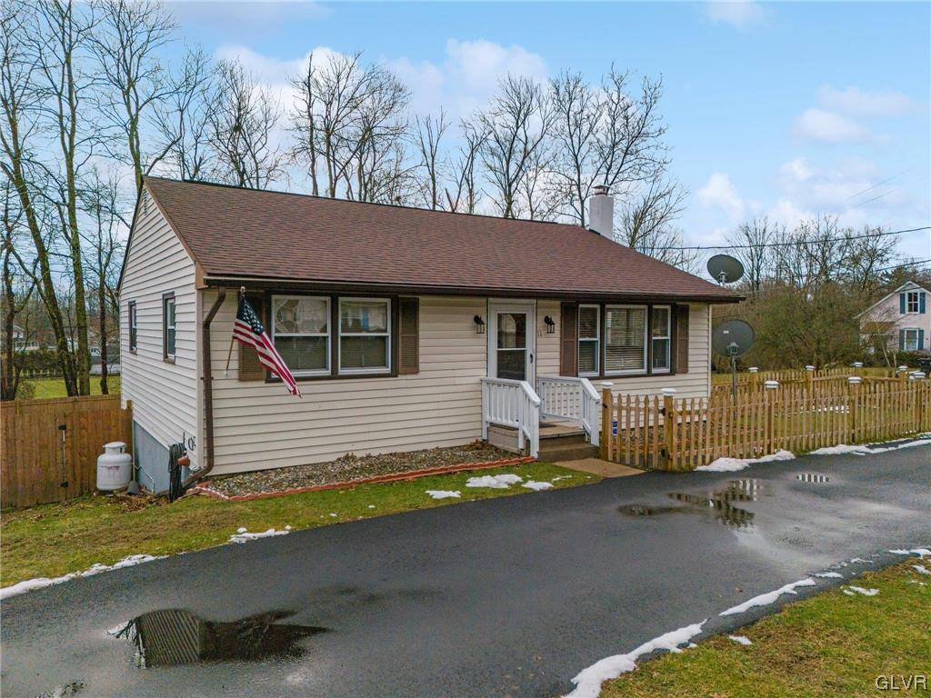 11 Forest Road Bangor, PA 18013 - Photo 4 of 33 Gallery Image 4