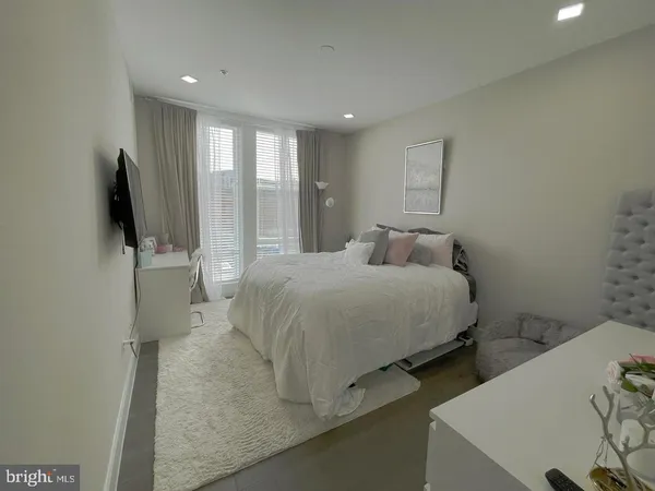 $3,200 | 1028 Bladensburg Road Northeast, Unit 31, Washington, DC 20002