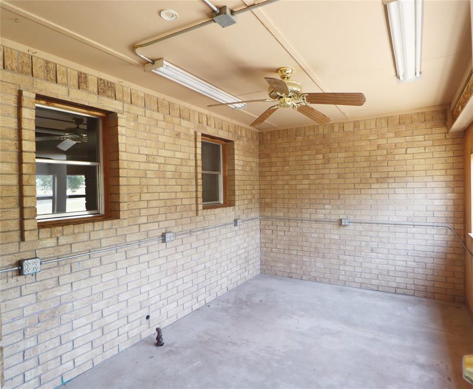 1010 East Reno Road Azle, TX 76020 - Photo 17 of 32