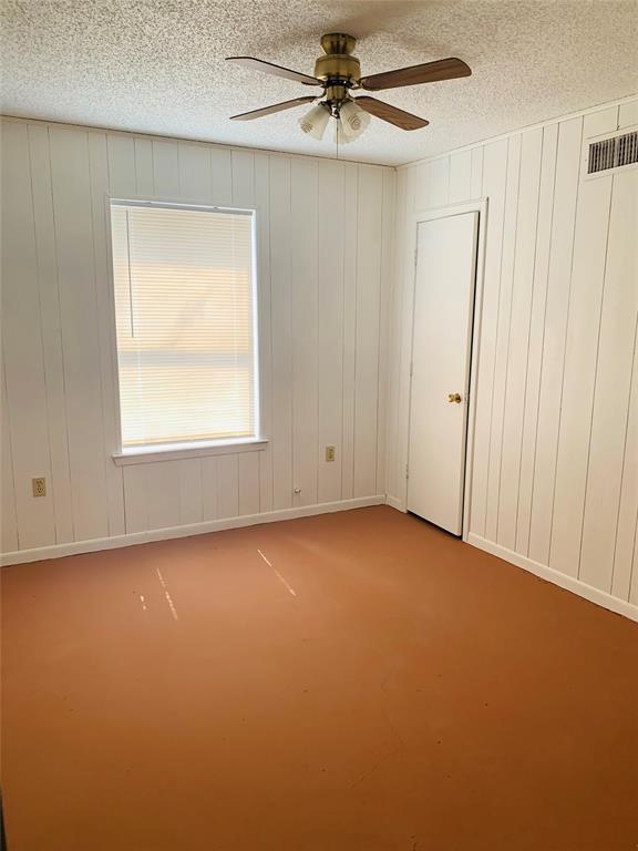 1010 East Reno Road Azle, TX 76020 - Photo 5 of 32