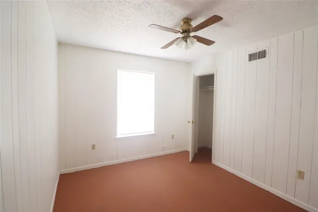 $1,700 | 1010 East Reno Road, Azle, TX 76020