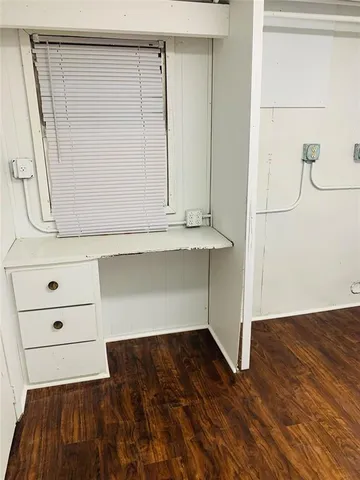 $1,700 | 1010 East Reno Road, Azle, TX 76020