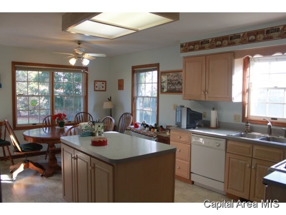 2616 Haverford Road Springfield, IL 62704 - Photo 3 of 16