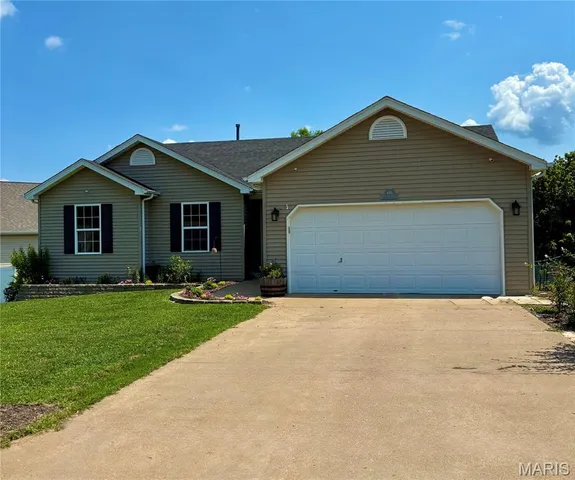 $304,500 | 450 Pevely Heights Drive, Pevely, MO 63070